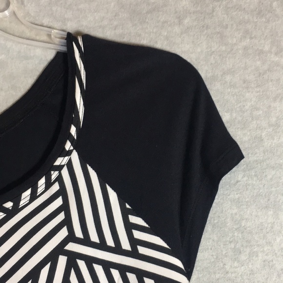 A.N.A. “A New Approach” Geometric Print & Contrasting Solid Cap Sleeve HiLo Hem - Picture 5 of 16